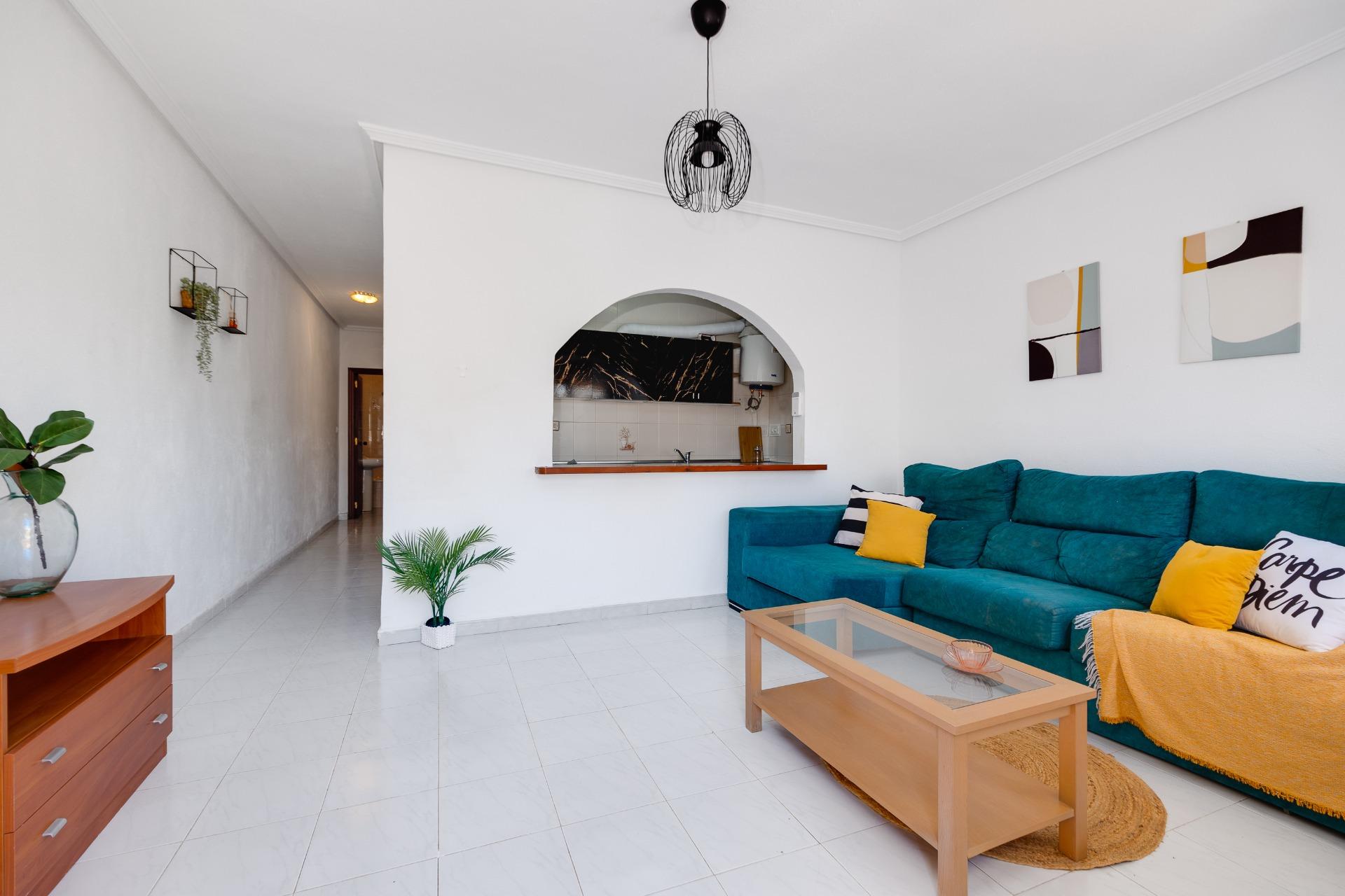Townhouse for sale in Nueva Torrevieja, Torrevieja - front exterior with garden