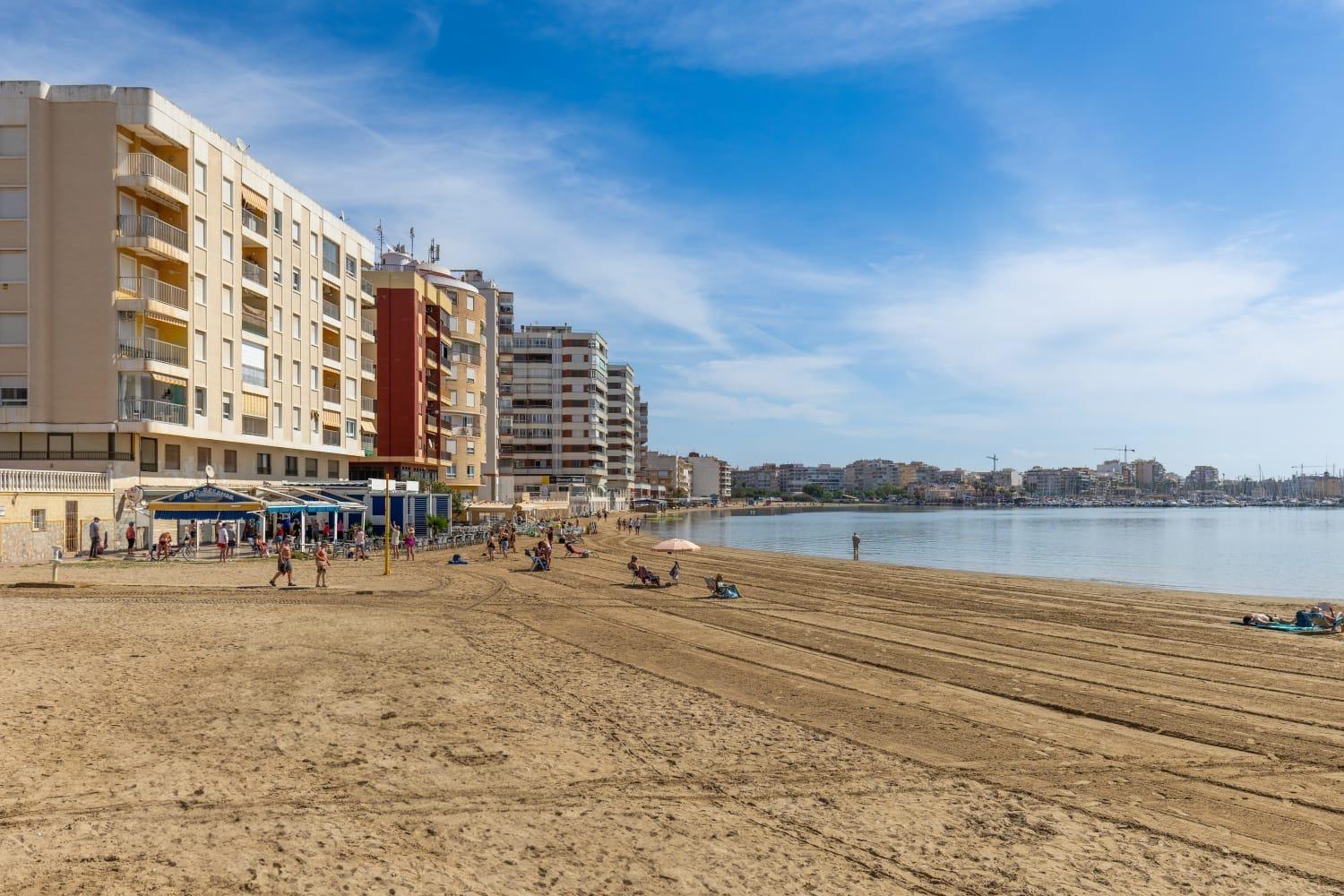 Upper-floor hallway in 2-bedroom townhouse, Acequion, Torrevieja