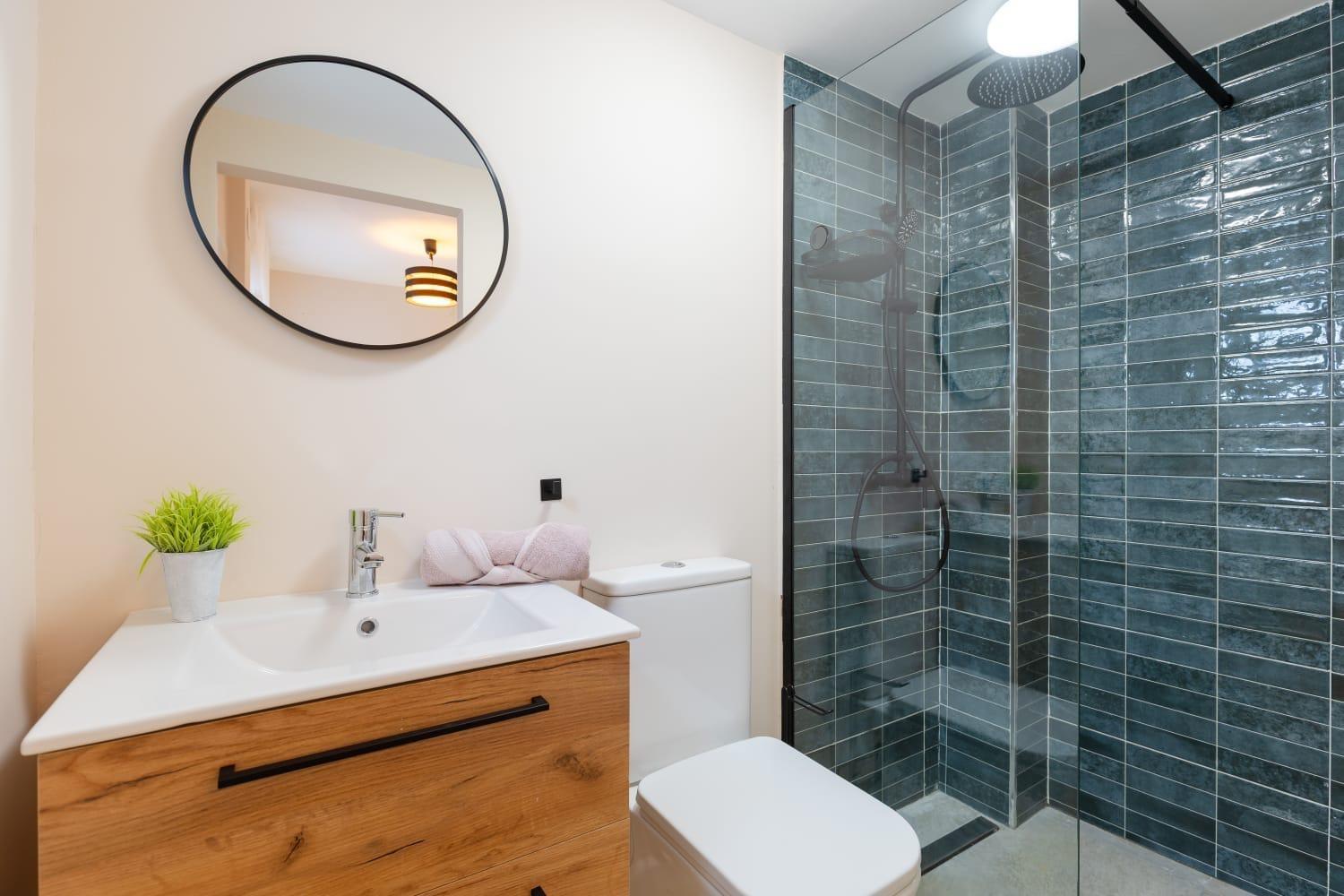 Single bedroom with fitted furniture in 2-bedroom townhouse, Acequion