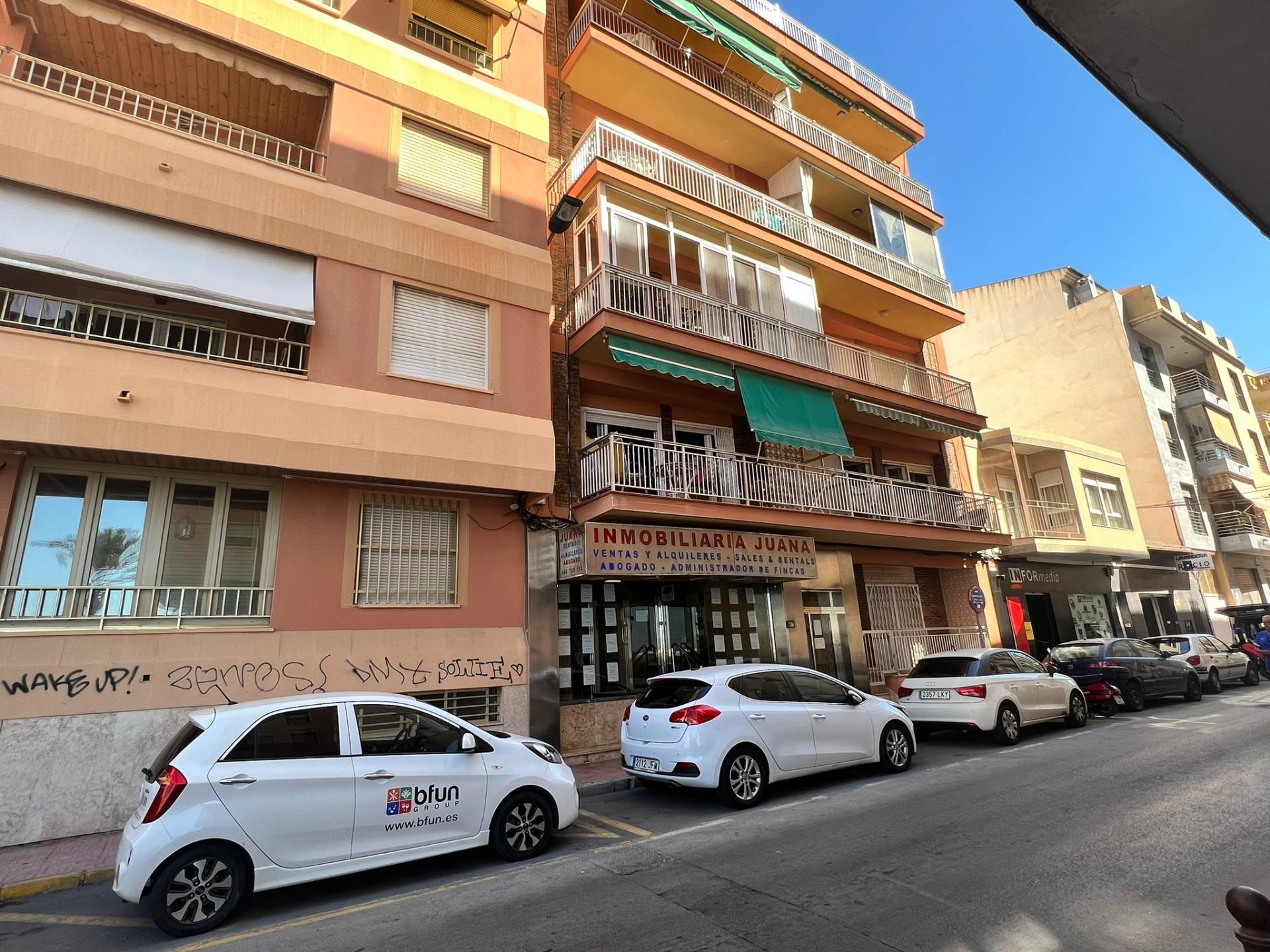 Street view of the apartment in Paseo maritimo, Torrevieja (view 28)