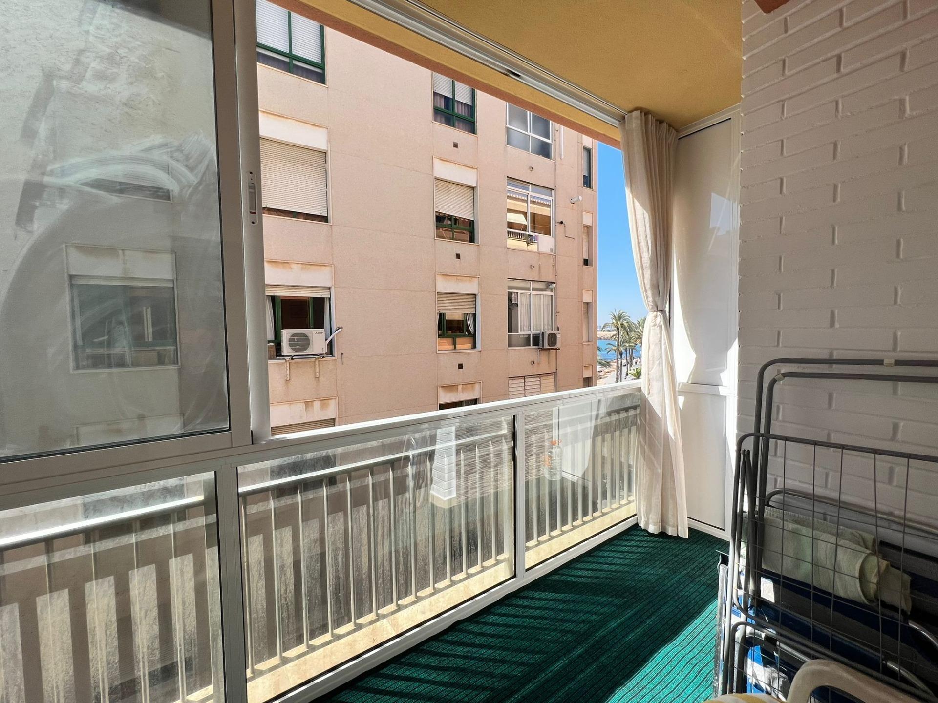 Complex grounds of the apartment in Paseo maritimo, Torrevieja (view 30)