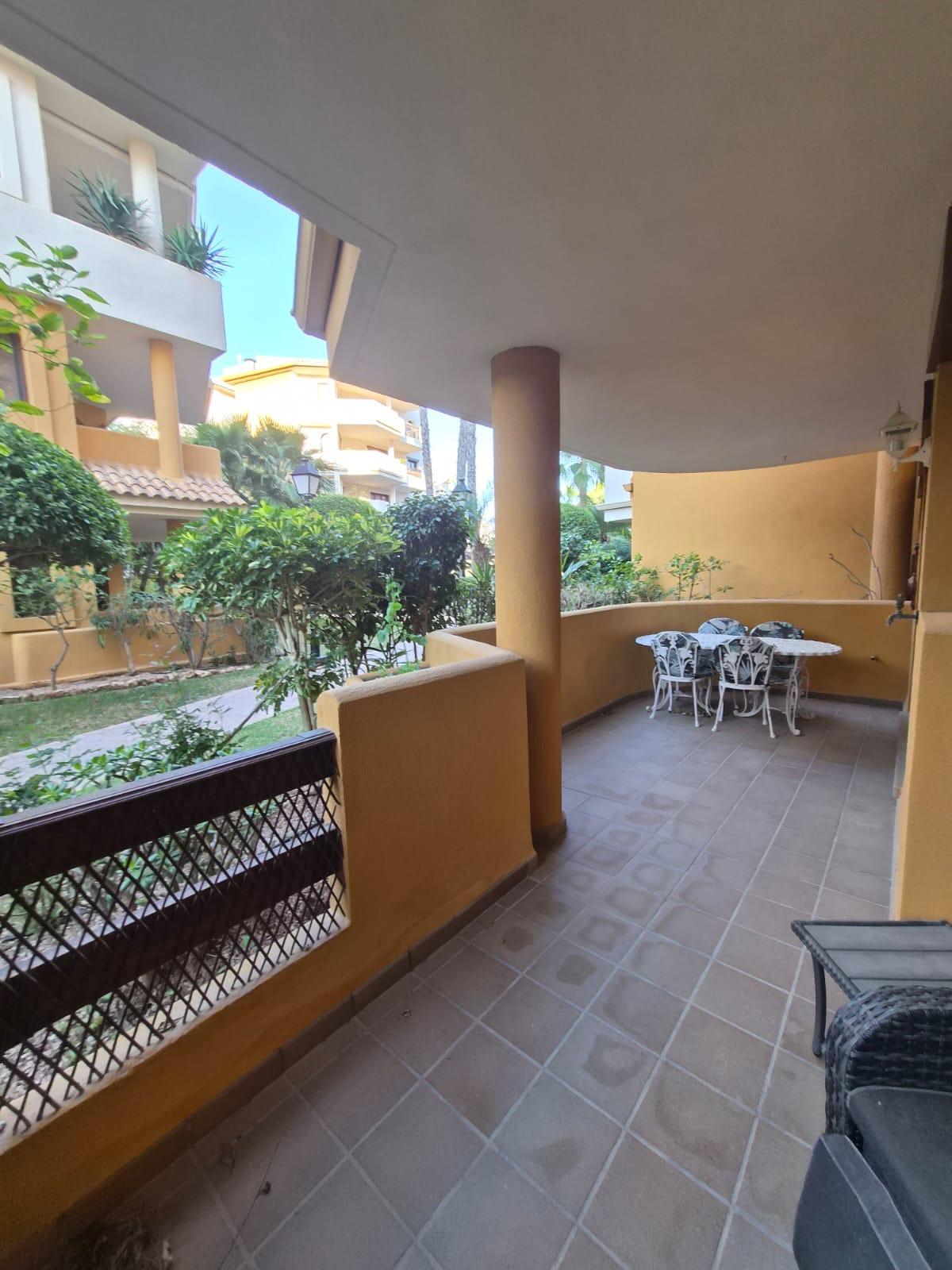 Hallway of the apartment in Punta Prima, Torrevieja (view 22)