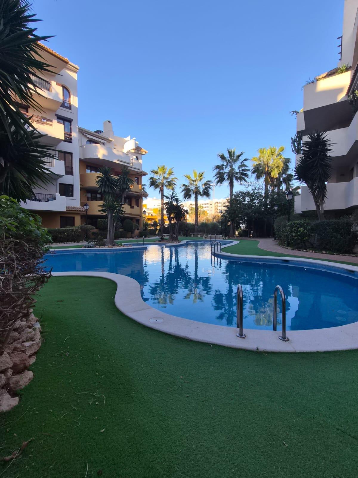 Parking area of the apartment in Punta Prima, Torrevieja (view 27)