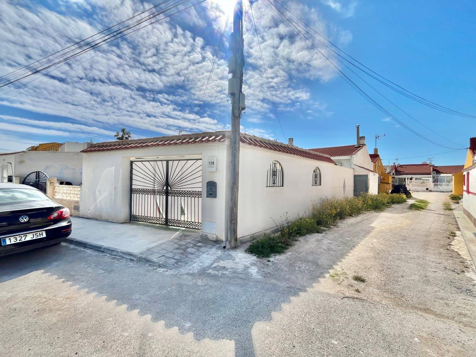 Entrance of the bungalow in La Siesta, Torrevieja