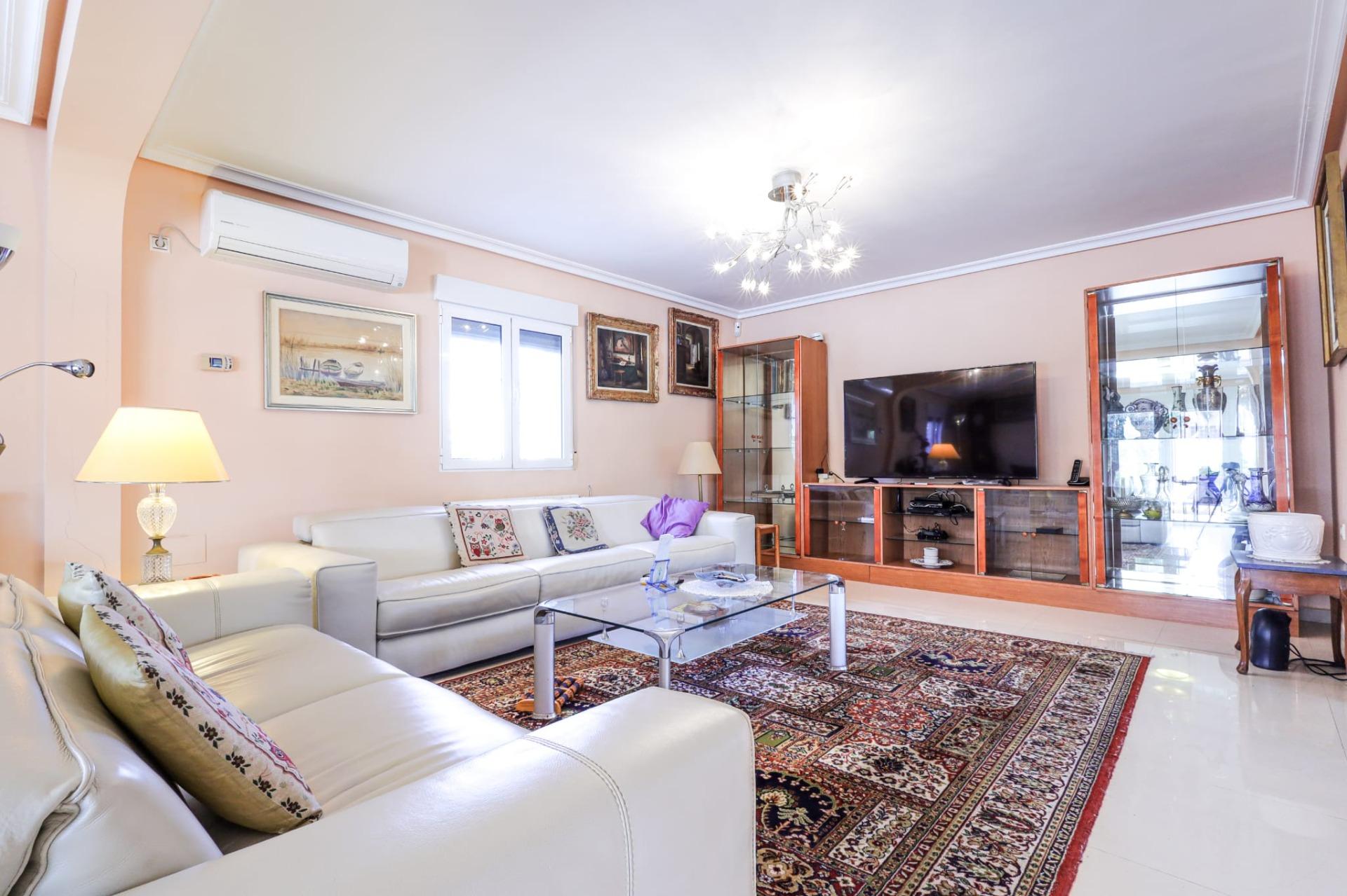 Neighbourhood view of the villa in Torreta florida, Torrevieja