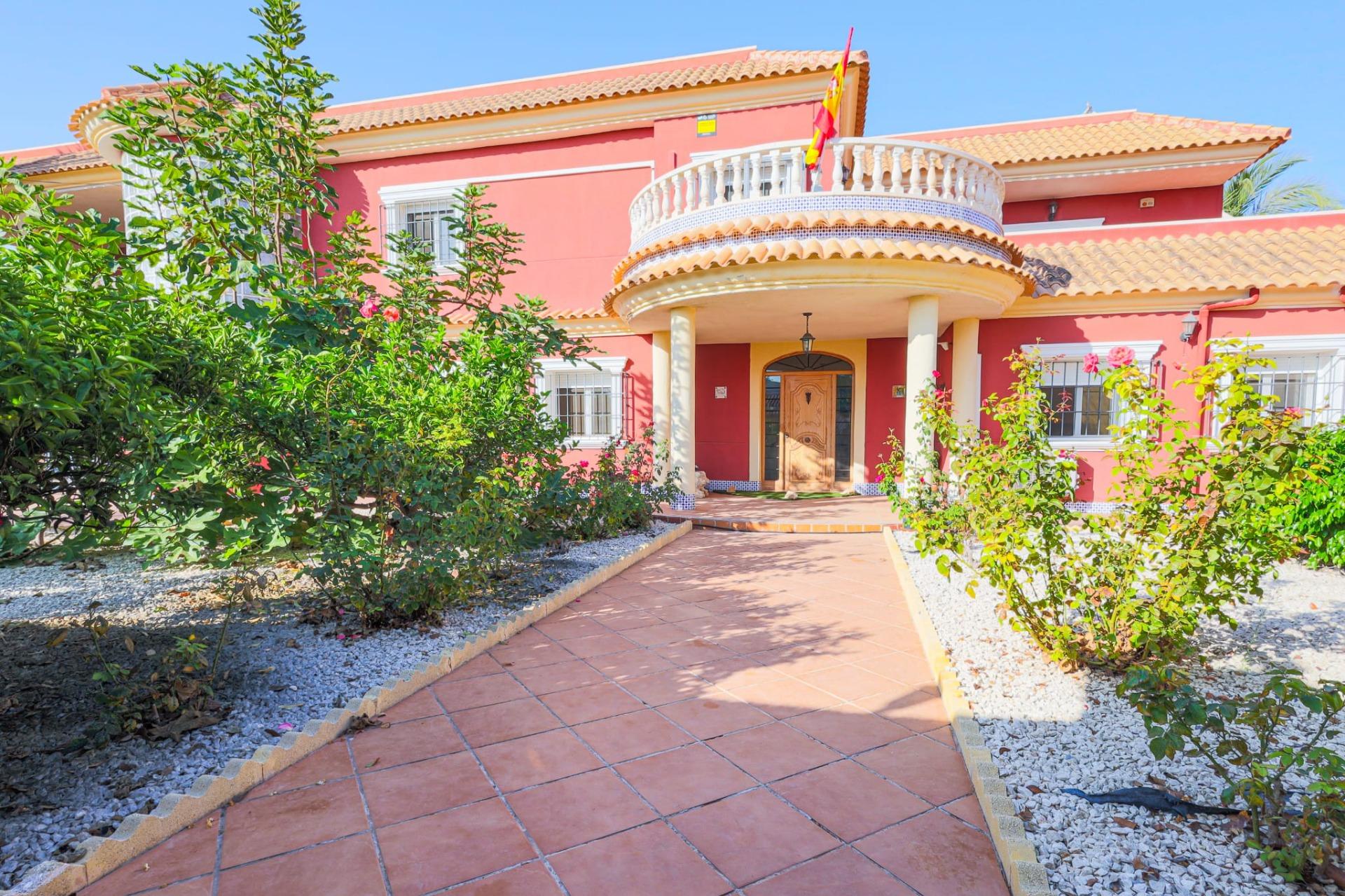 Living area in 4-bedroom villa, Torreta florida