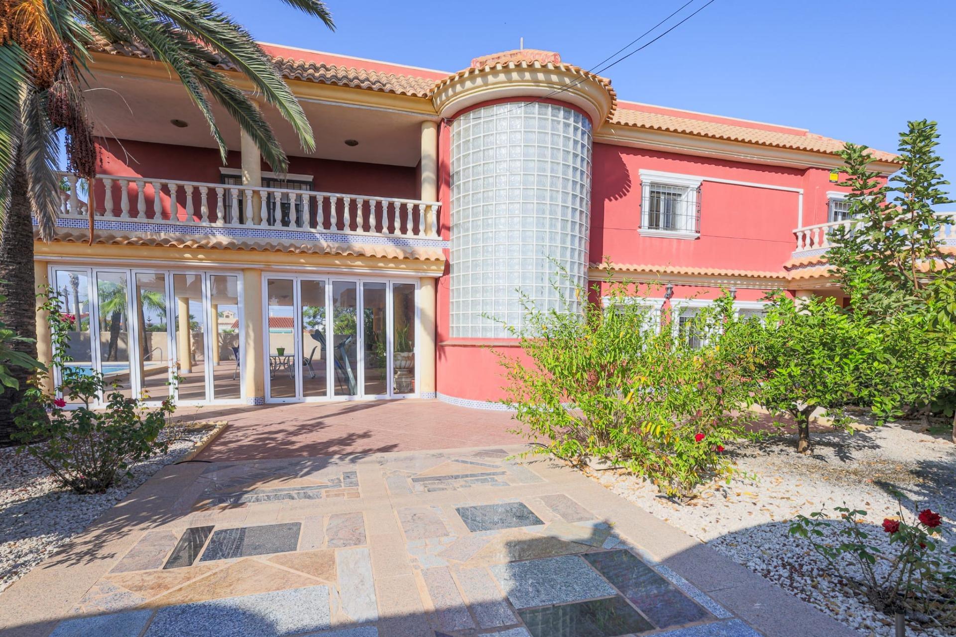 Bedroom in 4-bedroom villa, Torreta florida