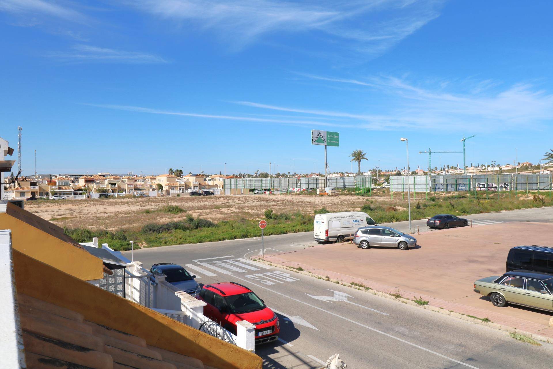 Street view of the bungalow in El limonar, Torrevieja