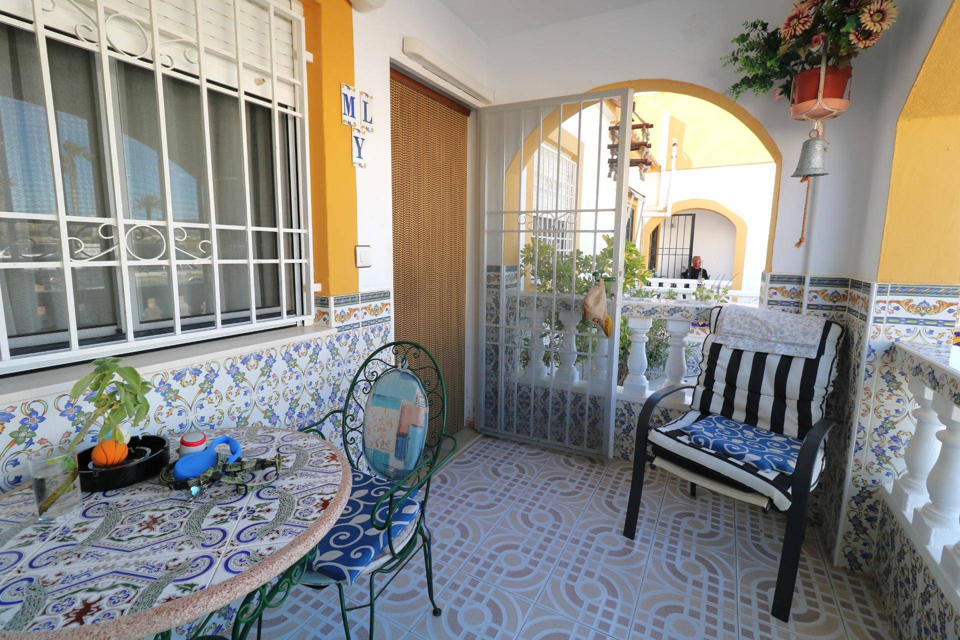 Entrance of the bungalow in El limonar, Torrevieja (view 26)