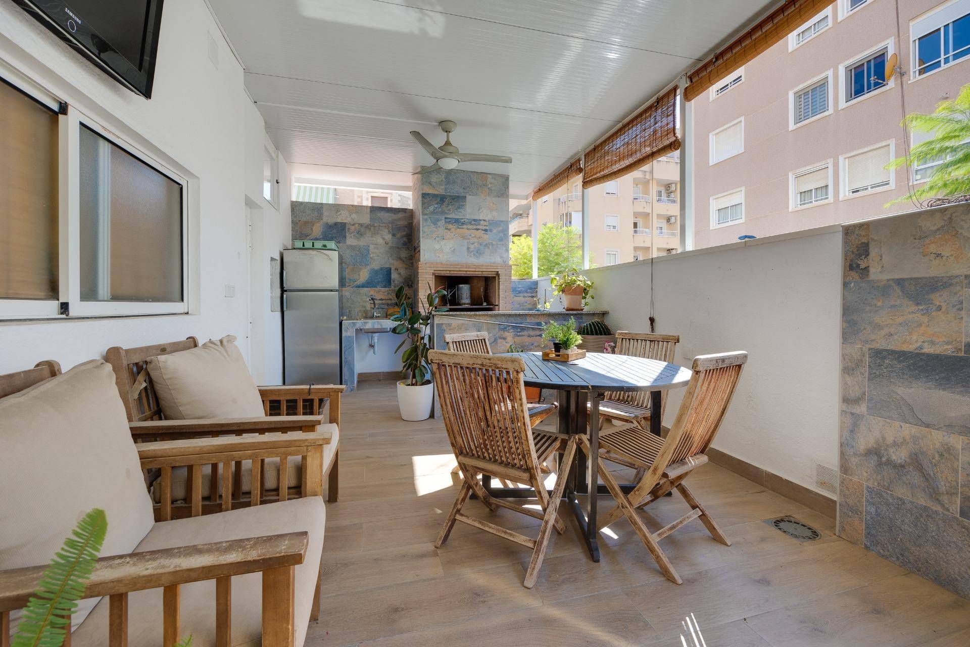 Neighbourhood view of the villa in Torrevieja, Torrevieja (view 29)