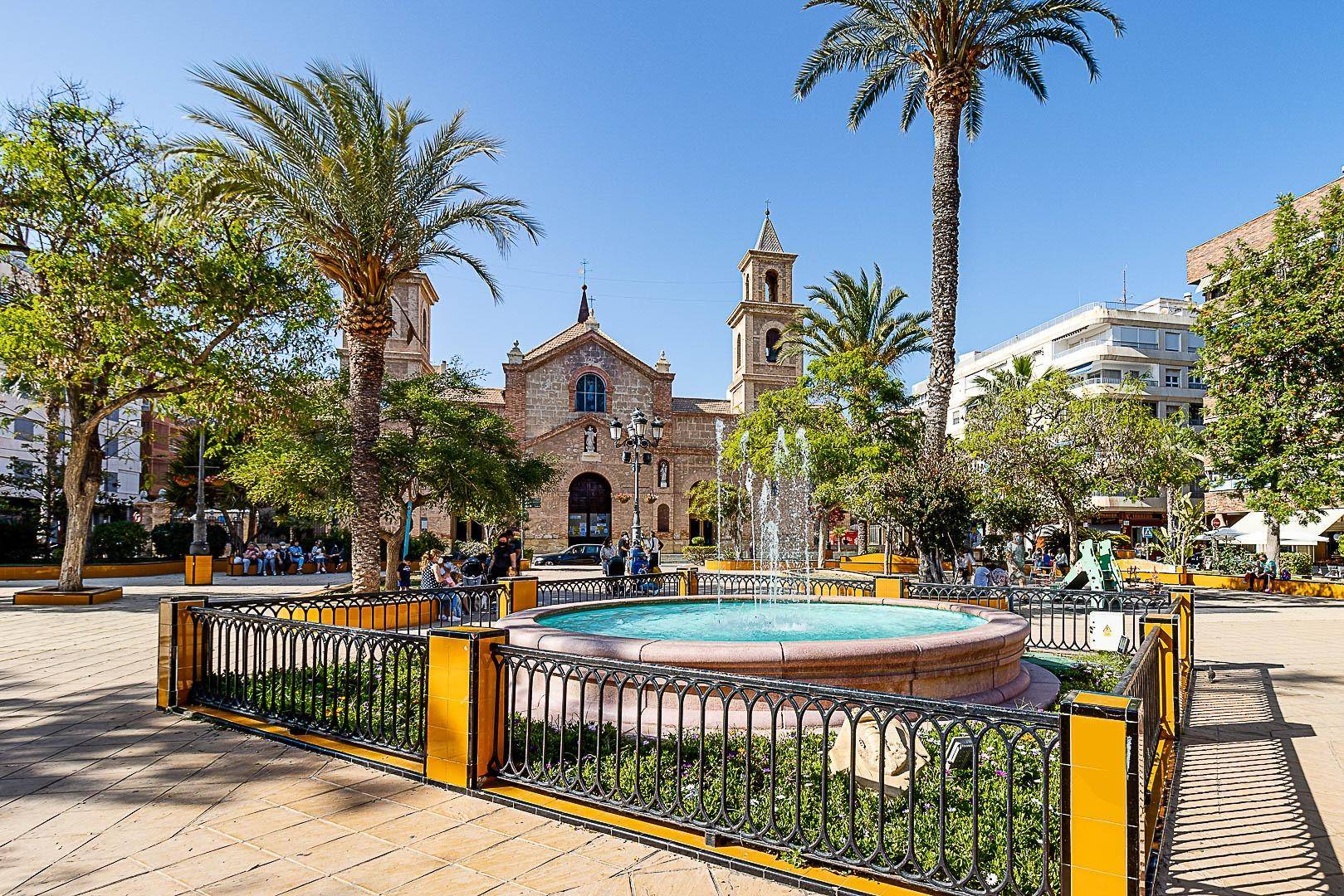 Street view of the villa in Torrevieja, Torrevieja (view 48)