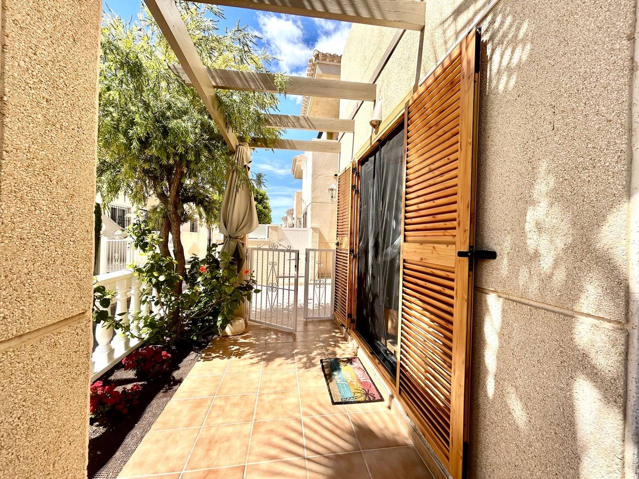 Hallway of the villa in La Zenia, Orihuela Costa (view 32)