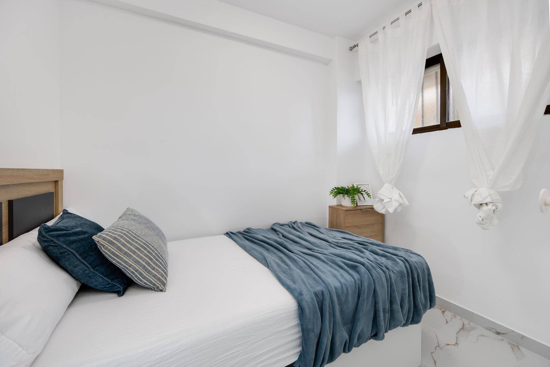 Interior overview showing layout of 1-bedroom apartment, Cabo Cervera, Torrevieja
