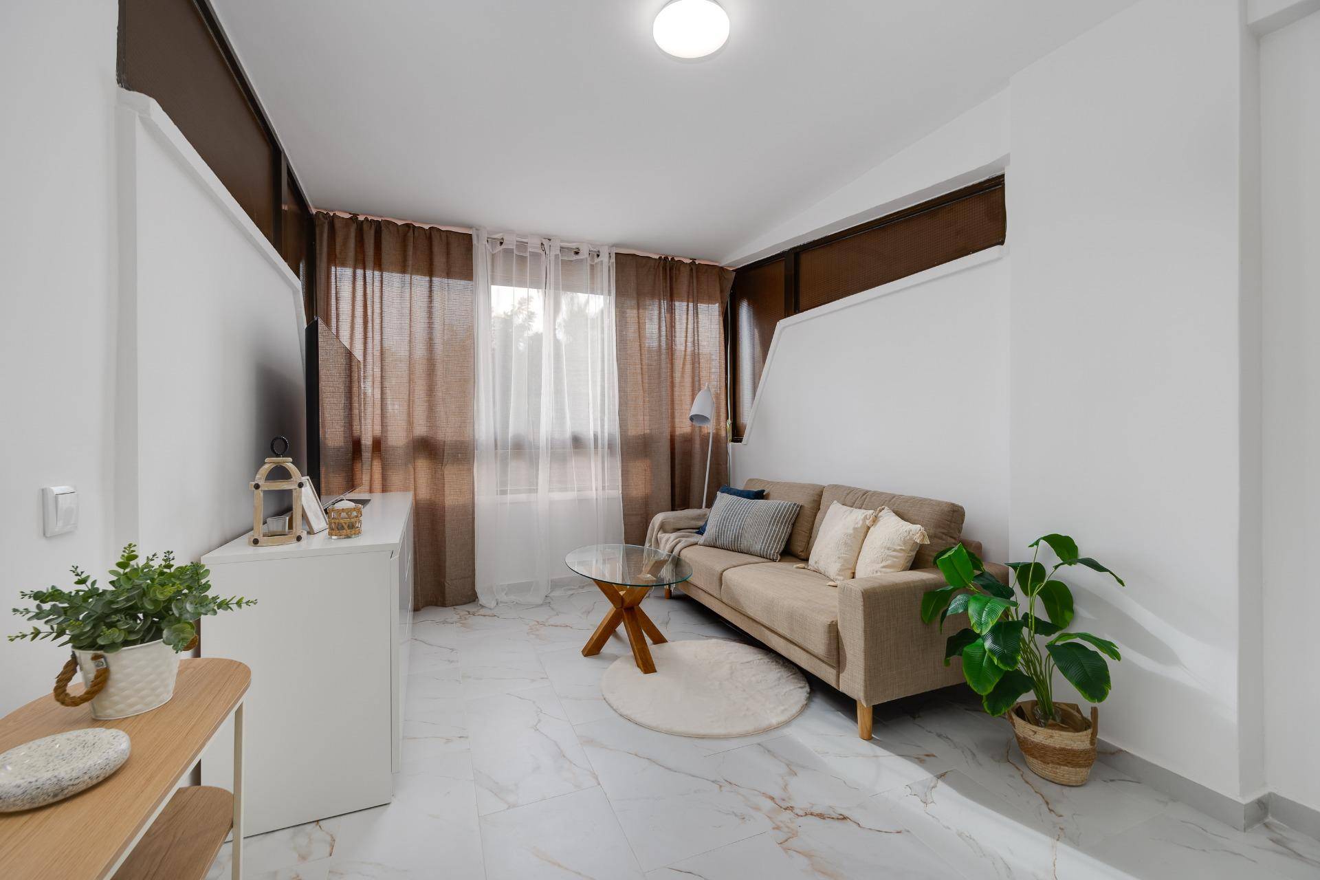 Open-plan living area in 1-bedroom apartment, Cabo Cervera, Torrevieja