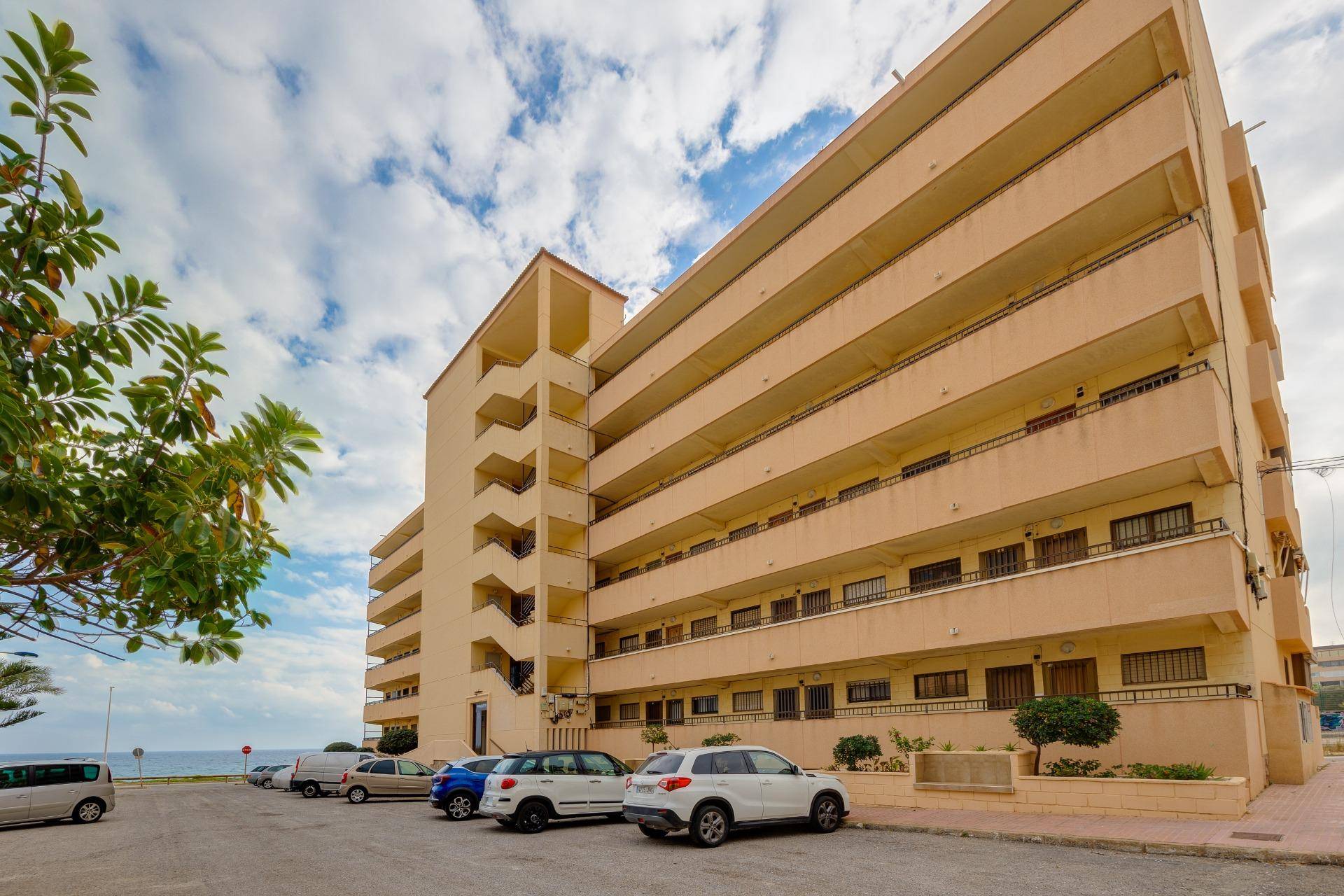 Room overview showing floor and walls, Cabo Cervera, Torrevieja