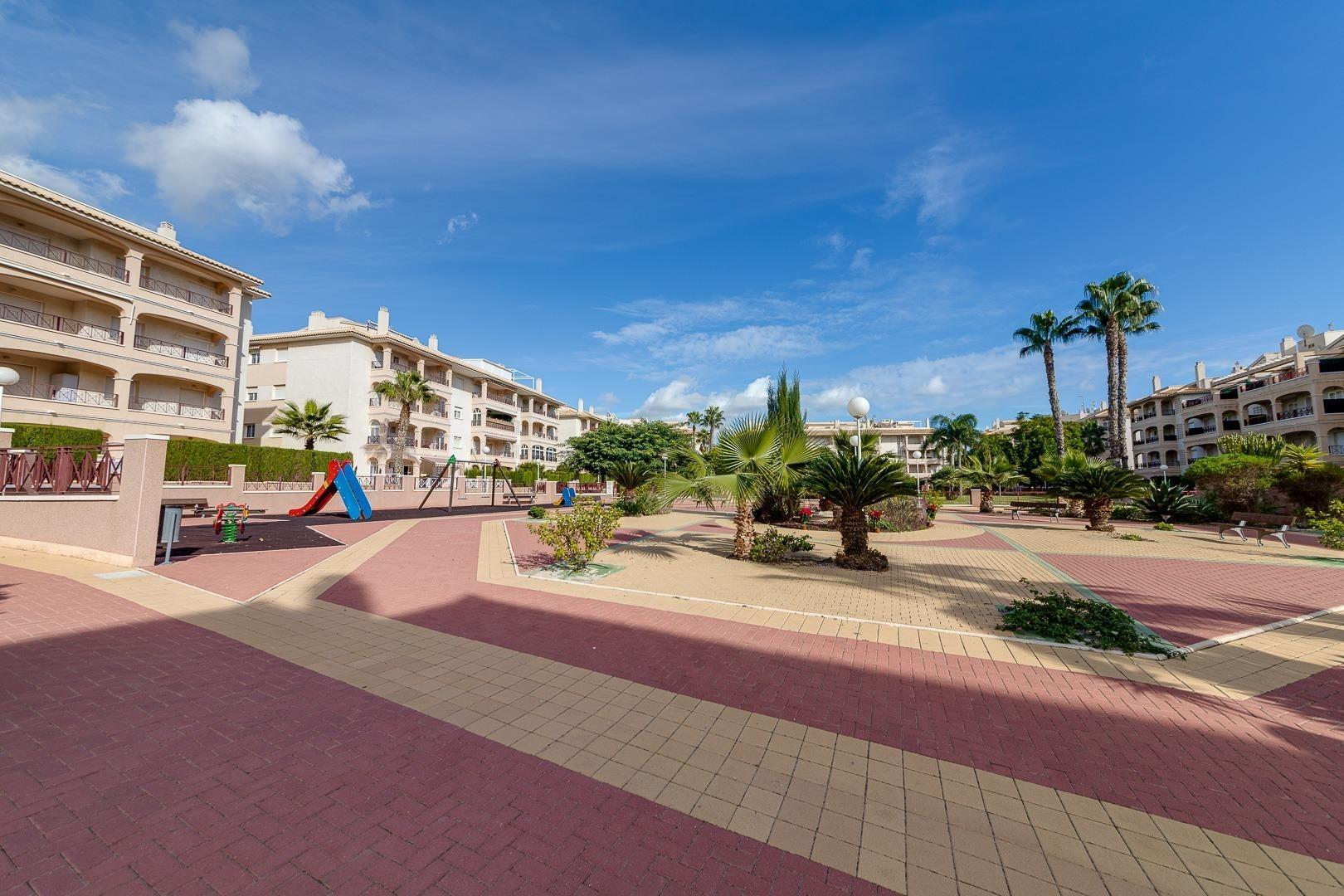 Tiled floor in hallway, ground-floor apartment, Playa Flamenca Norte, Orihuela Costa