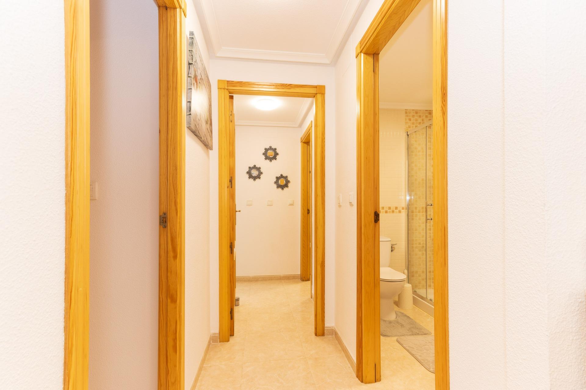 Second bathroom in ground-floor apartment, Playa Flamenca Norte, Orihuela Costa