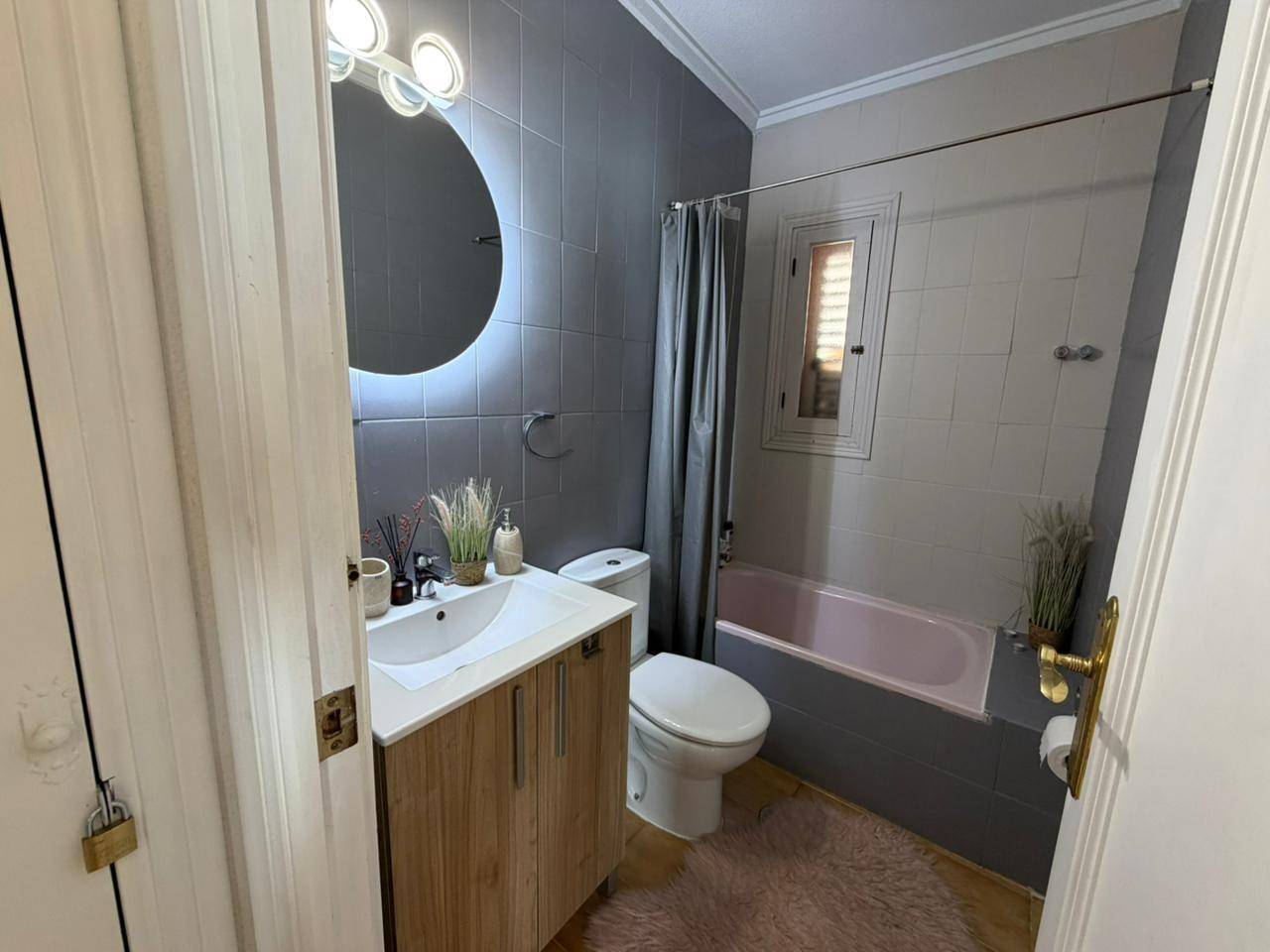 Second bathroom in 3-bedroom villa, Los Frutales, Torrevieja
