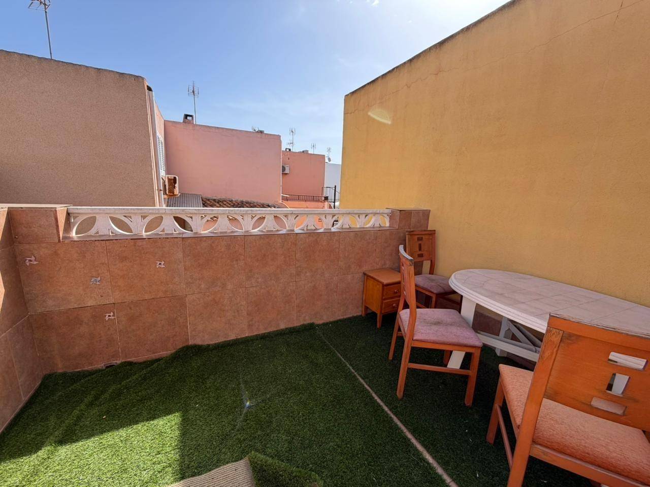 Pool terrace with sun area in 3-bedroom villa, Los Frutales