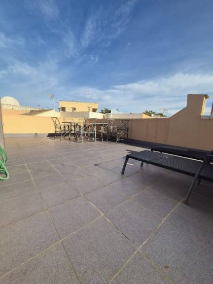 Exterior wall and plot boundary, villa in Los Frutales, Torrevieja