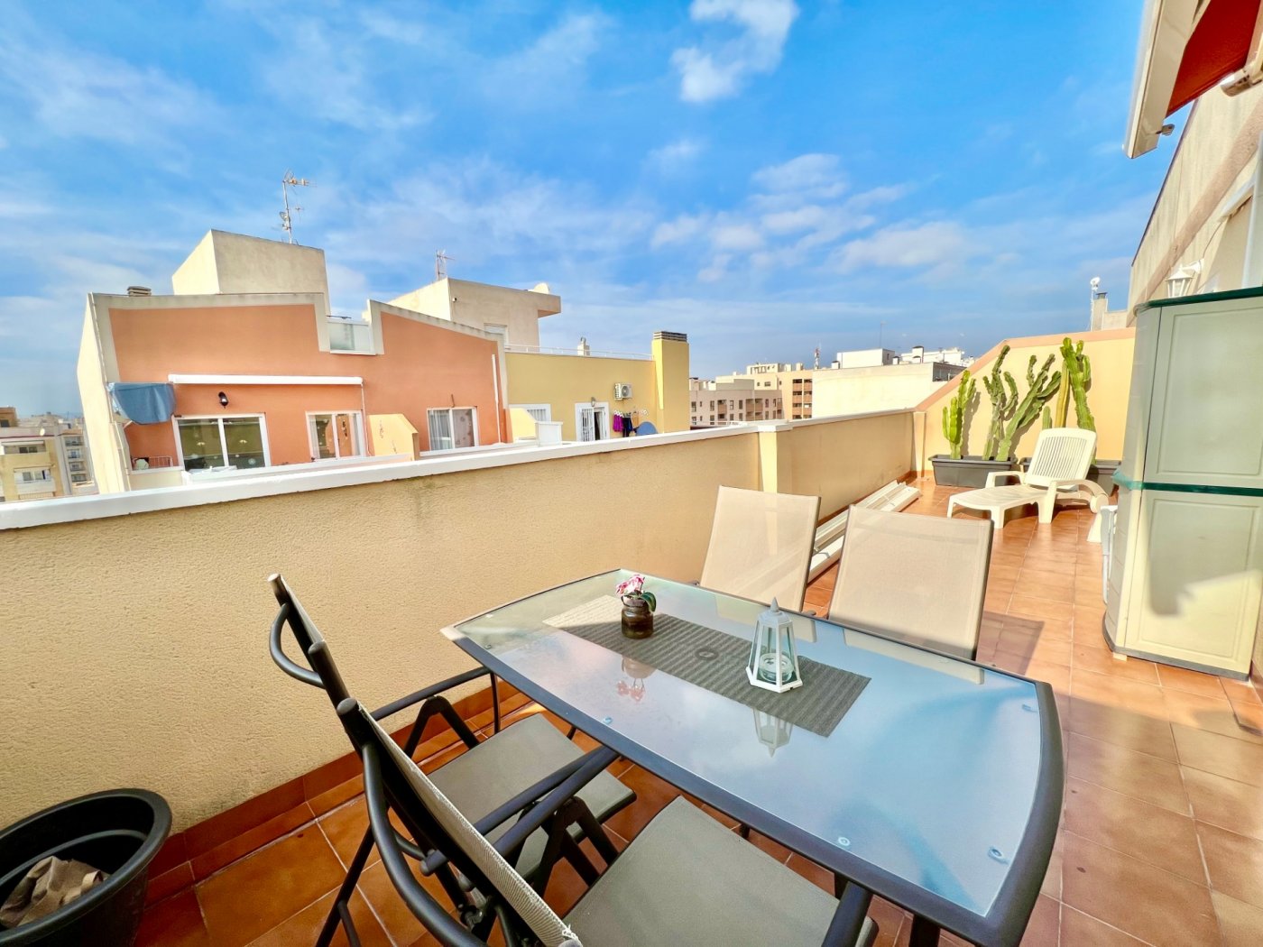 Living area with natural light, penthouse in Centro, Torrevieja