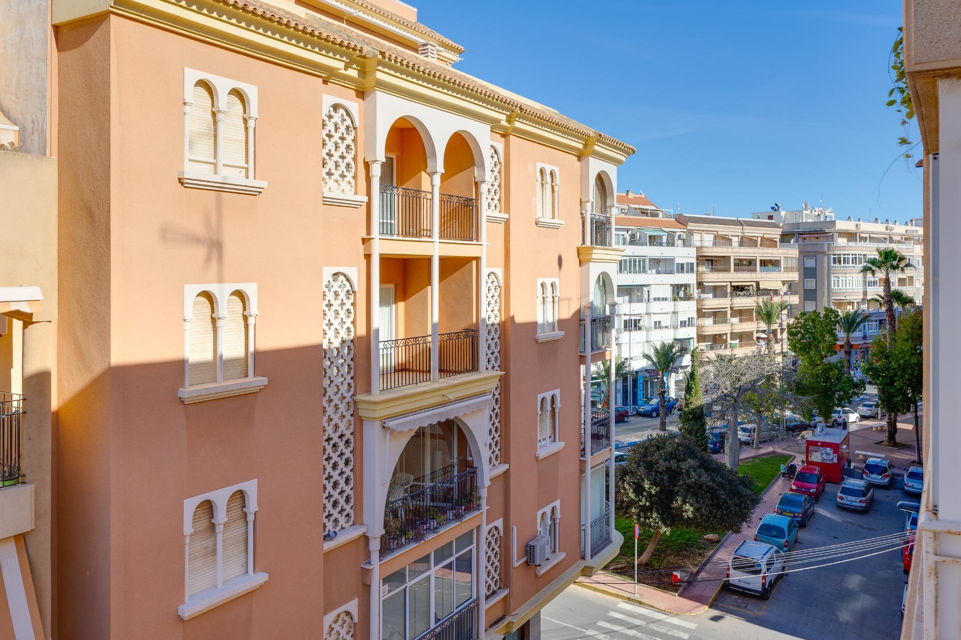 Kitchen with fitted units in penthouse, Playa del Cura, Torrevieja