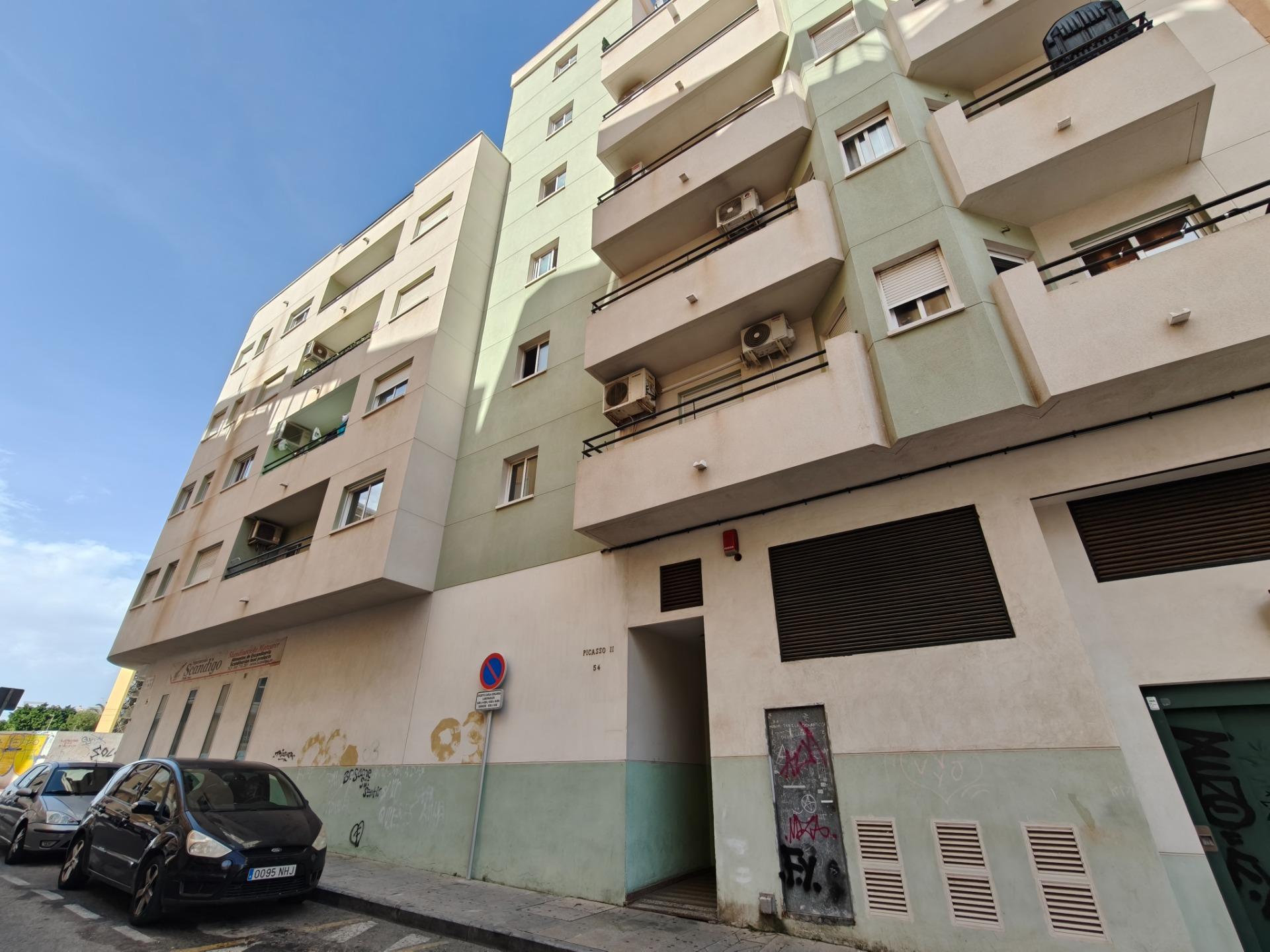 External view of apartment block, Playa del Cura, Torrevieja
